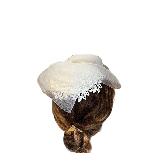 Ms Divine Fascinator Hat with Clip, Kentucky Hat for  Tea Party‎ Wedding white main image 5